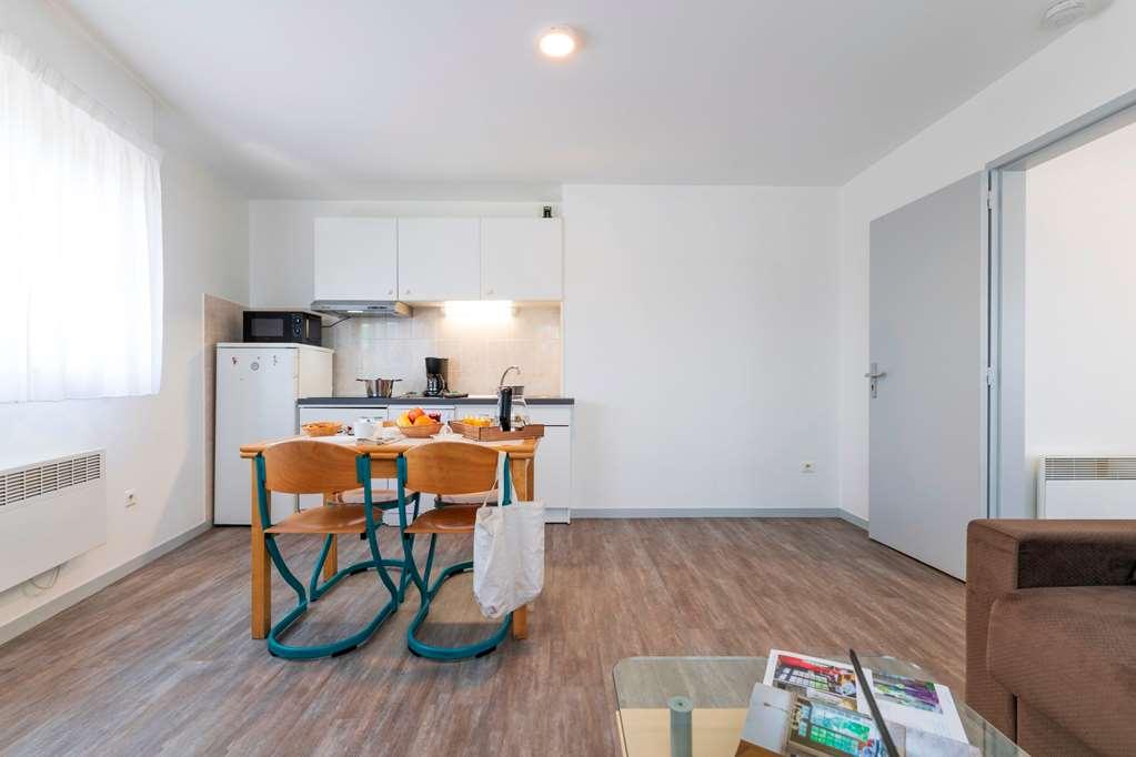 Cerise Nantes La Beaujoire Apart otel Oda fotoğraf
